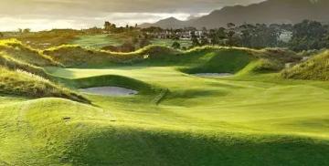 高尔夫杯赛焦点战：闽南天狼队大胜江畔白虎队，外线火力全开。(高尔夫4大赛事)