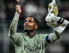 包含西甲窗口期再迎强敌；AC米兰回应争议；主帅态度：震撼外界；高层口径保持一致的词条