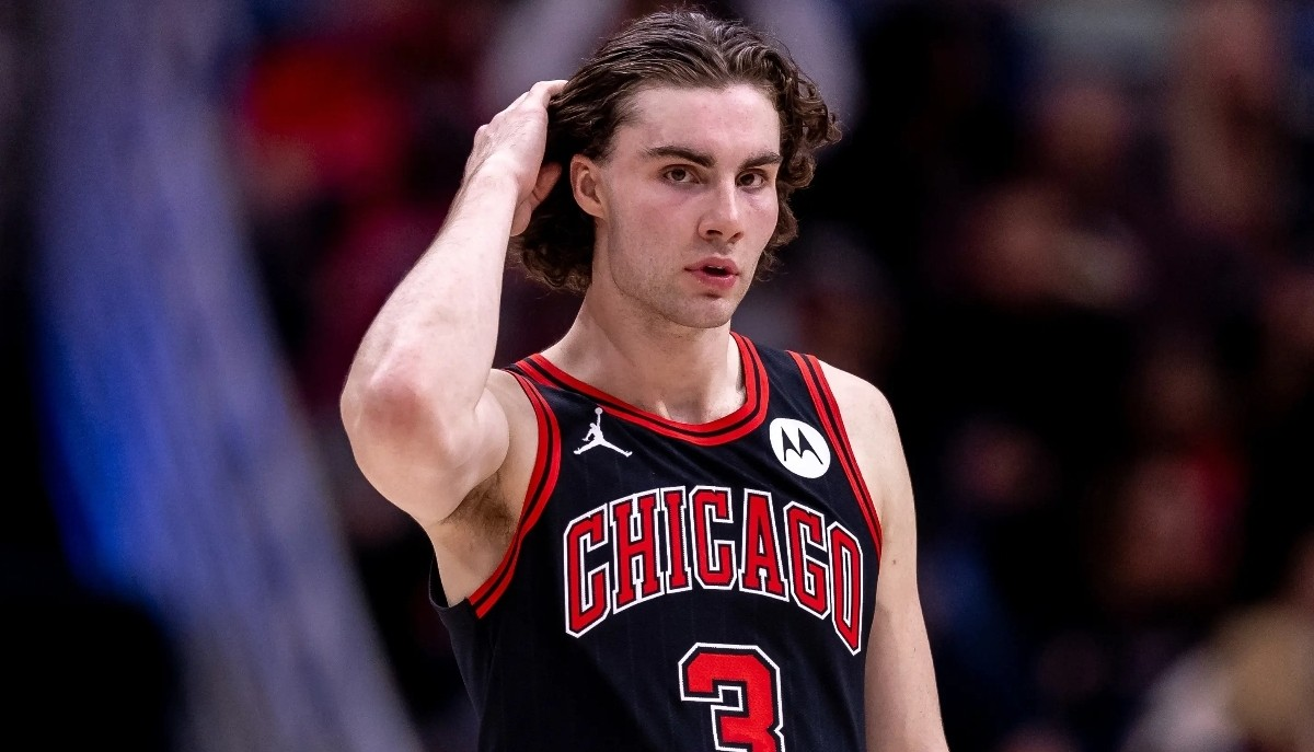 芝加哥公牛训练开放日;冲刺阶段主帅复盘引欢呼;CBA常规赛在即;年轻球员得到机会的简单介绍