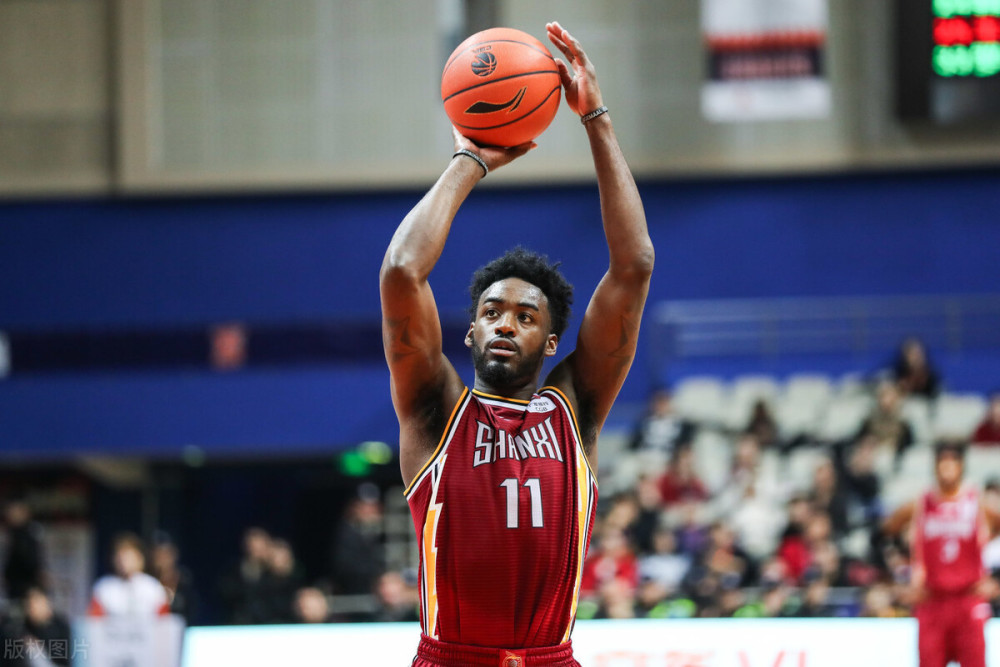 芝加哥公牛训练开放日;冲刺阶段主帅复盘引欢呼;CBA常规赛在即;年轻球员得到机会的简单介绍